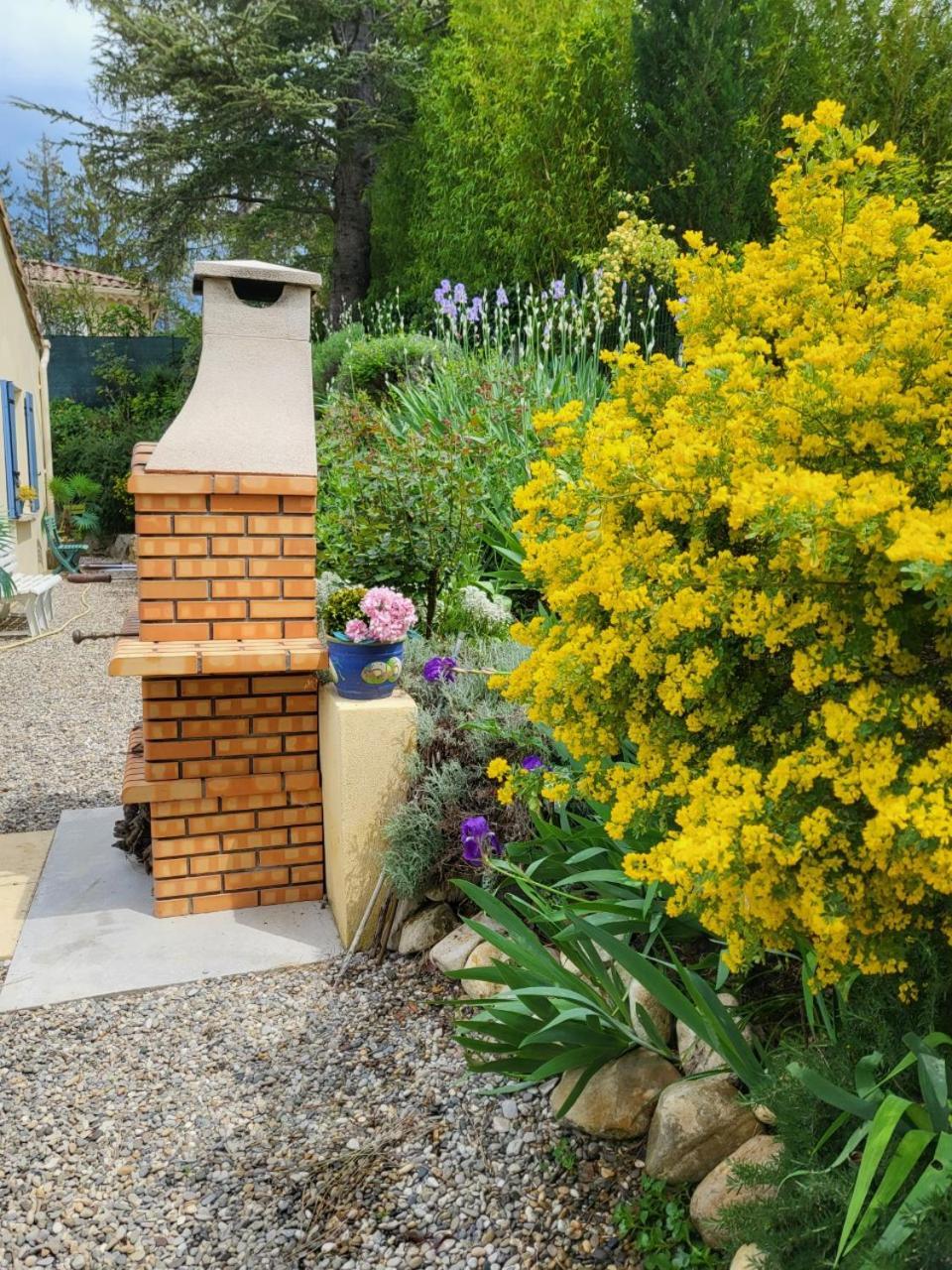 Villa Entrechaux Exteriér fotografie